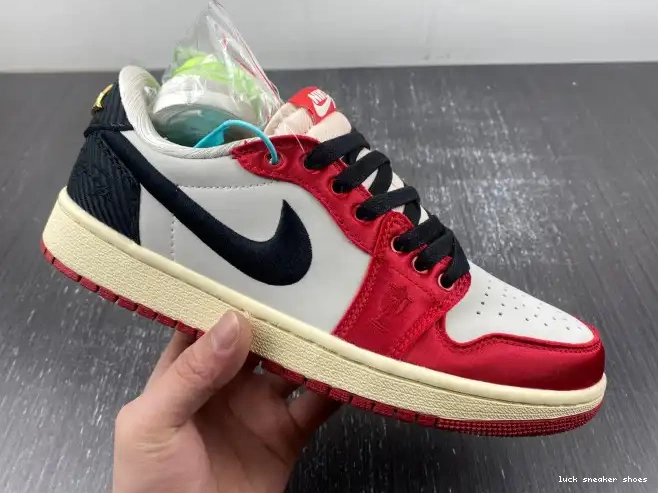 Reps LUCY FN0432-017 Trophy OG Home Air Room Jordan 1 x Low 0418